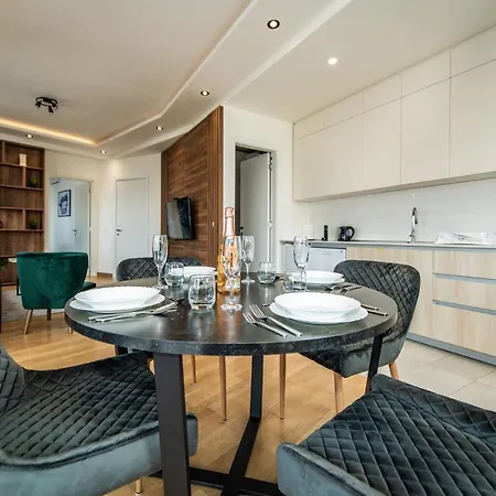 Luxury In Waterfront With Views דירה בלגרד