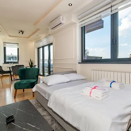 Luxury In Waterfront With Views Belgrád