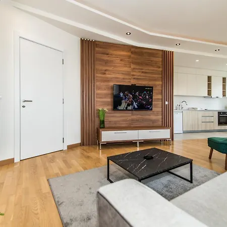 Luxury In Waterfront With Views Belgrád